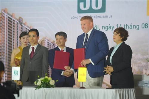 Lễ ký kết với Savills & VietABank